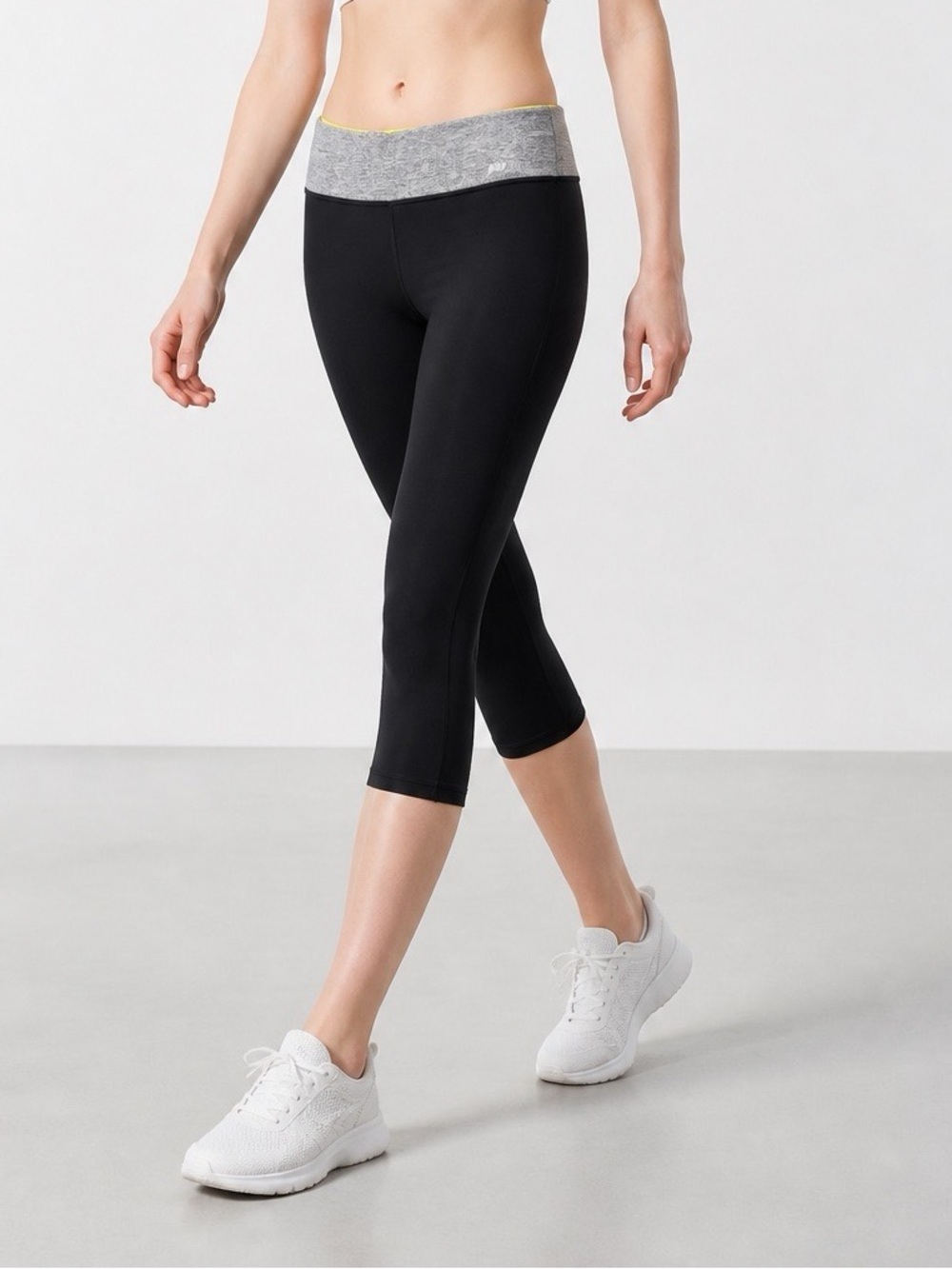 VS Pink Mid-Rise Capri Black Athleisure Leggings Size S
